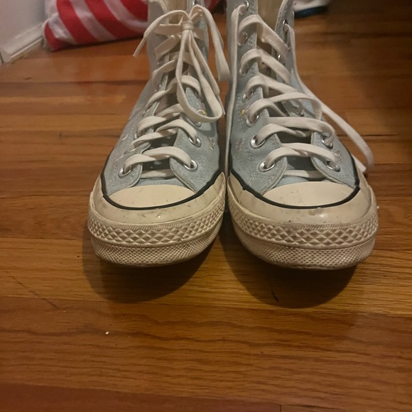Light blur converse white white flowers and white laces - Picture 1 of 5